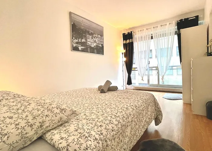 Champs Elysees Apartment 4