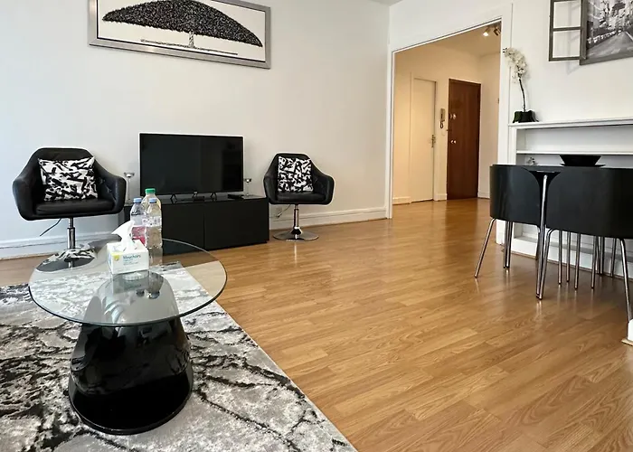 Champs Elysees Apartment 4